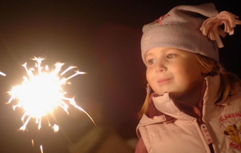 Ура, каникулы! Пиротехника, которую можно запускать с детьми - Вяземский | vyazemskij.salutsklad.ru